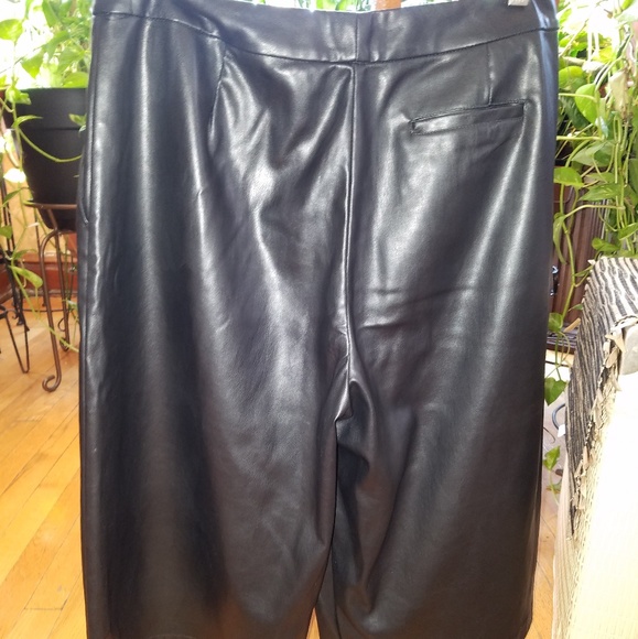 Top Shop Faux Leather Shorts Size 10 - Picture 6 of 8